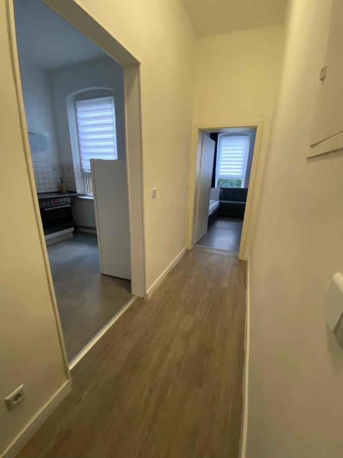 Modernes Apartment Mit 2 Schlafzimmern Und Privatparkplatz Nahe Innenstadt Ноймюнстер Экстерьер фото