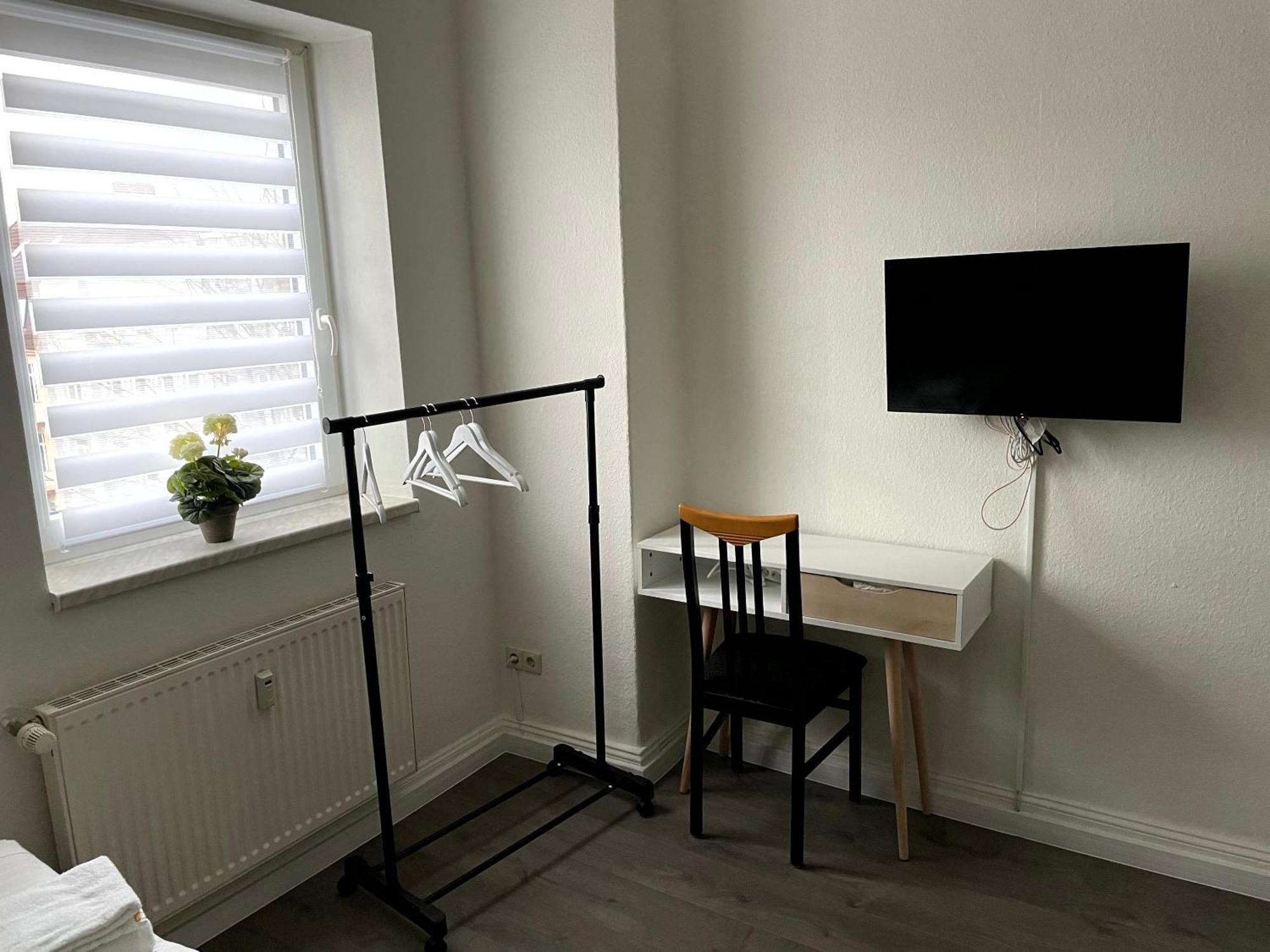 Modernes Apartment Mit 2 Schlafzimmern Und Privatparkplatz Nahe Innenstadt Ноймюнстер Экстерьер фото