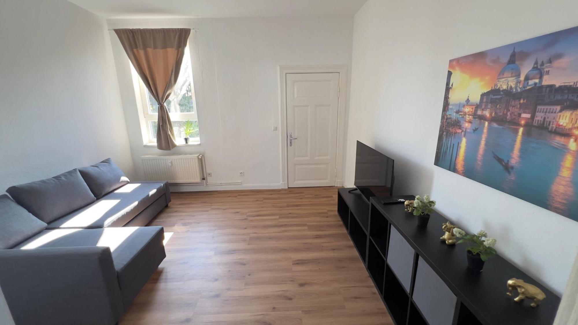 Modernes Apartment Mit 2 Schlafzimmern Und Privatparkplatz Nahe Innenstadt Ноймюнстер Экстерьер фото