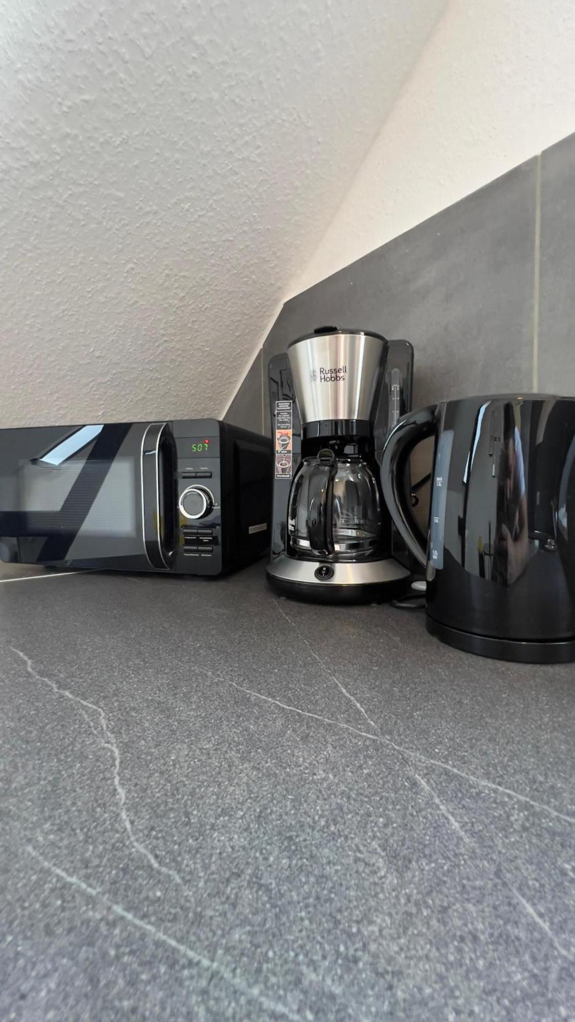 Modernes Apartment Mit 2 Schlafzimmern Und Privatparkplatz Nahe Innenstadt Ноймюнстер Экстерьер фото
